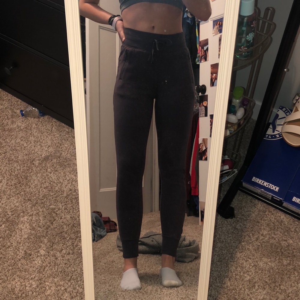 lululemon joggers!!